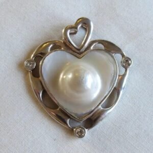 Silver Heart Disc on Pearl Beads Bracelet